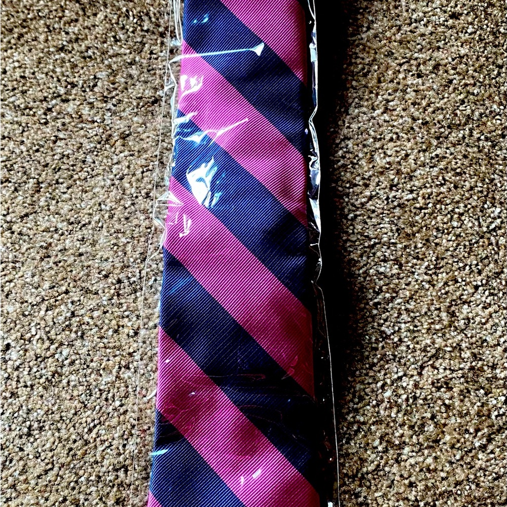 American Tie Company Navy and Fuschia Men’s Tie